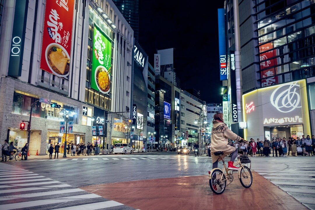 celebrity in tokyo street